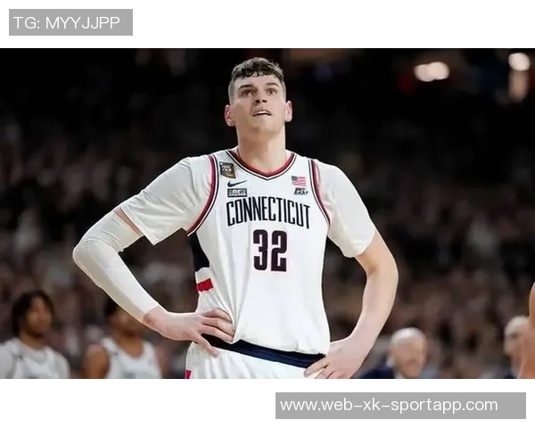 克林根坦言护筐失误导致痛苦期待球队能在关键时刻迎来胜利